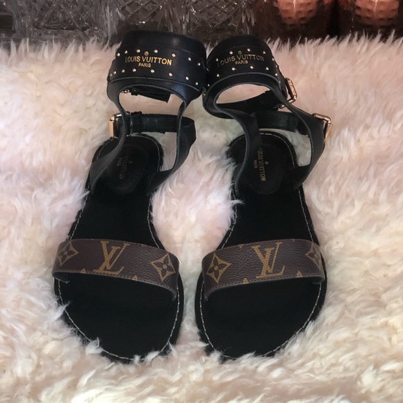 womens louis vuitton flip flops